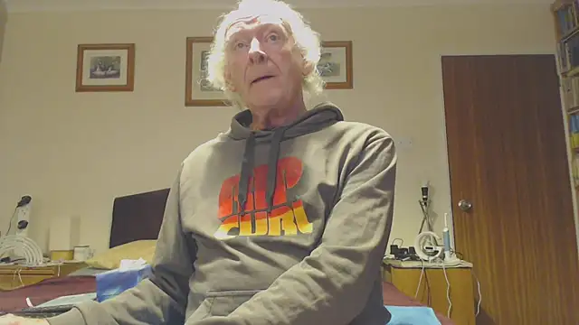 Snapshot of WaverlyKernow chatting on January 7, 2025, 11:16 am WaverlyKernow online show from January 7, 2025, 11:16 am