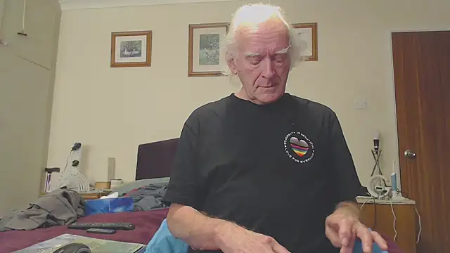 Snapshot of WaverlyKernow chatting on January 9, 2025, 9:59 am WaverlyKernow online show from January 9, 2025, 9:59 am