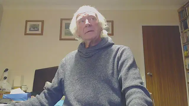 Snapshot of WaverlyKernow chatting on January 12, 2025, 9:51 pm WaverlyKernow online show from January 12, 2025, 9:51 pm