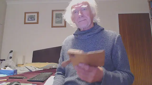 Snapshot of WaverlyKernow chatting on January 17, 2025, 10:11 am WaverlyKernow online show from January 17, 2025, 10:11 am