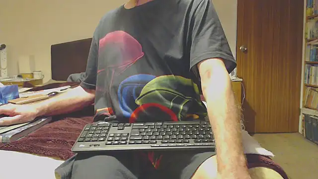 Snapshot of WaverlyKernow chatting on January 29, 2025, 4:30 pm WaverlyKernow online show from January 29, 2025, 4:30 pm