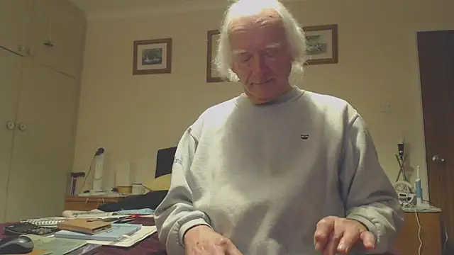 Snapshot of WaverlyKernow chatting on February 2, 2025, 3:28 pm WaverlyKernow online show from February 2, 2025, 3:28 pm