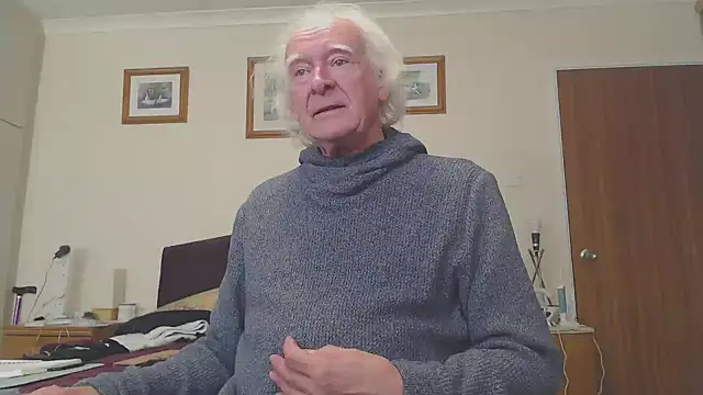 Snapshot of WaverlyKernow chatting on February 9, 2025, 12:19 pm WaverlyKernow online show from February 9, 2025, 12:19 pm