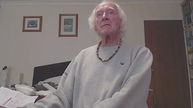 Snapshot of WaverlyKernow chatting on February 24, 2025, 12:16 pm WaverlyKernow online show from February 24, 2025, 12:16 pm