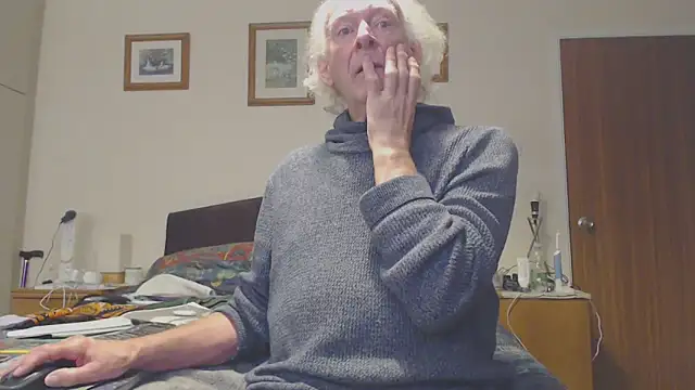 Snapshot of WaverlyKernow chatting on March 1, 2025, 8:56 am WaverlyKernow online show from March 1, 2025, 8:56 am