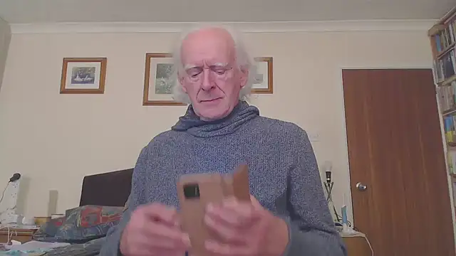 Snapshot of WaverlyKernow chatting on March 4, 2025, 3:48 pm WaverlyKernow online show from March 4, 2025, 3:48 pm