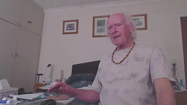 Snapshot of WaverlyKernow chatting on March 18, 2025, 1:42 pm WaverlyKernow online show from March 18, 2025, 1:42 pm