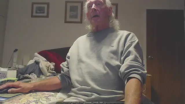 Snapshot of WaverlyKernow chatting on September 14, 2025, 2:16 pm WaverlyKernow online show from September 14, 2025, 2:16 pm