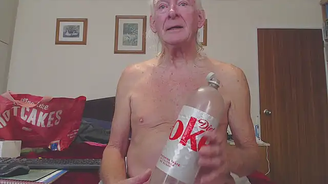 Snapshot of WaverlyKernow chatting on September 24, 2025, 1:58 pm WaverlyKernow online show from September 24, 2025, 1:58 pm