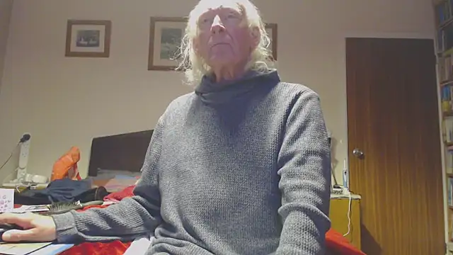 Snapshot of WaverlyKernow chatting on October 10, 2025, 9:36 pm WaverlyKernow online show from October 10, 2025, 9:36 pm