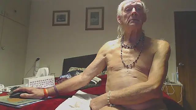 Snapshot of WaverlyKernow chatting on November 4, 2025, 3:11 pm WaverlyKernow online show from November 4, 2025, 3:11 pm