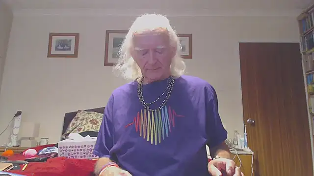 Snapshot of WaverlyKernow chatting on November 6, 2025, 11:33 am WaverlyKernow online show from November 6, 2025, 11:33 am