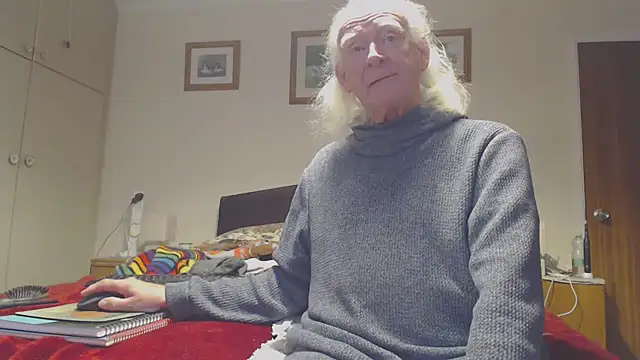 Snapshot of WaverlyKernow chatting on November 26, 2025, 11:33 am WaverlyKernow online show from November 26, 2025, 11:33 am