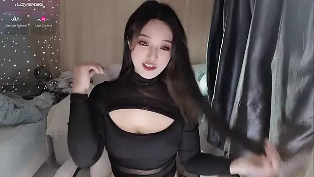 Snapshot of Ti_amo_UU chatting on January 31, 2025, 7:29 am Ti amo UU online show from January 31, 2025, 7:29 am