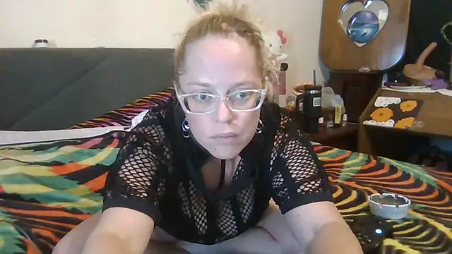 Toybox13 Pika online show from November 24, 2025, 9:47 pm