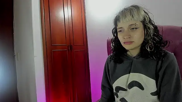 Snapshot of neeko_princes chatting on October 28, 2025, 12:09 pm neeko princes online show from October 28, 2025, 12:09 pm