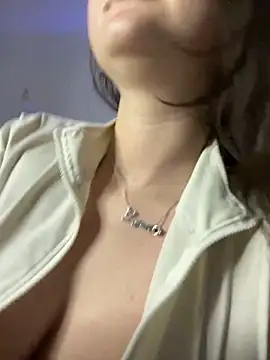 chunliklk online show from March 1, 2025, 11:37 pm