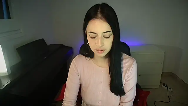 Windy butterfly online show from December 14, 2025, 3:28 pm