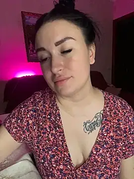 Roxana Bell online show from March 12, 2025, 1:25 am