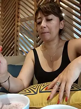 Snapshot of tata_laima__ chatting on October 2, 2025, 2:24 pm tata laima online show from October 2, 2025, 2:24 pm