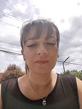 Snapshot of tata_laima__ chatting on October 19, 2025, 4:51 pm tata laima online show from October 19, 2025, 4:51 pm