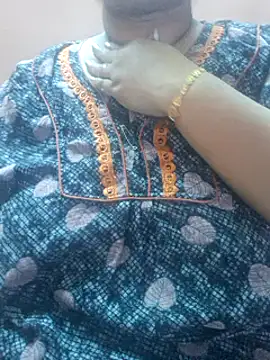 Snapshot of Ravina_patil1 chatting on March 5, 2025, 9:48 pm Ravina patil1 online show from March 5, 2025, 9:48 pm