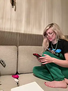 Snapshot of propertyofdaddy chatting on March 17, 2025, 1:14 am propertyofdaddy online show from March 17, 2025, 1:14 am