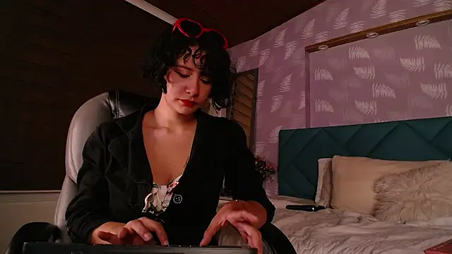 Snapshot of Moony_14 chatting on March 8, 2025, 11:18 pm Moony 14 online show from March 8, 2025, 11:18 pm