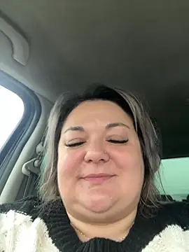 Snapshot of MikyVesela chatting on December 7, 2024, 7:49 am MikyVesela online show from December 7, 2024, 7:49 am