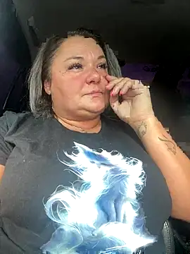 Snapshot of MikyVesela chatting on September 27, 2025, 12:10 pm MikyVesela online show from September 27, 2025, 12:10 pm