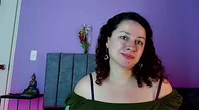 Snapshot of ArtesanaMK chatting on March 8, 2025, 5:33 pm ArtesanaMK online show from March 8, 2025, 5:33 pm