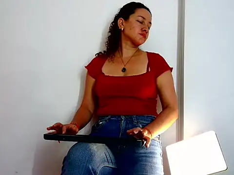 Snapshot of ArtesanaMK chatting on October 2, 2025, 5:31 pm ArtesanaMK online show from October 2, 2025, 5:31 pm