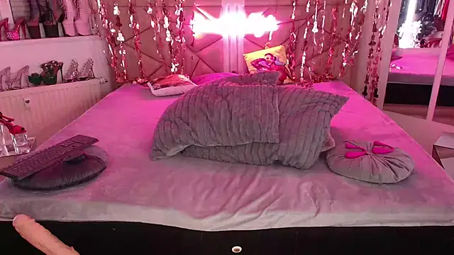 bonnievonclyde online show from February 26, 2025, 7:16 pm