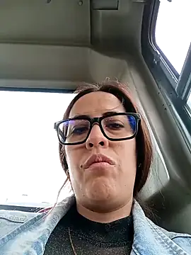 Snapshot of Lena-32 chatting on February 21, 2025, 3:32 pm Lena-32 online show from February 21, 2025, 3:32 pm