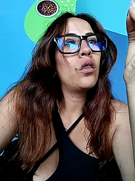 Snapshot of Lena-32 chatting on March 12, 2025, 7:38 pm Lena-32 online show from March 12, 2025, 7:38 pm