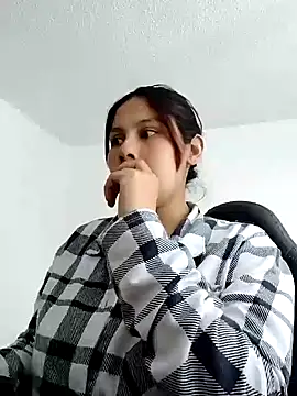 Snapshot of Ashley_A chatting on February 2, 2025, 12:35 pm Ashley A online show from February 2, 2025, 12:35 pm