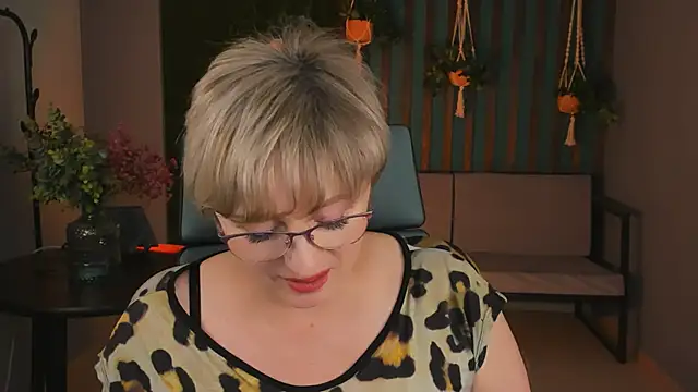 Snapshot of sugar_vivien chatting on December 14, 2024, 3:15 pm sugar vivien online show from December 14, 2024, 3:15 pm