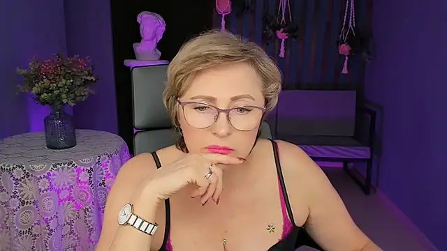 Snapshot of sugar_vivien chatting on December 22, 2024, 4:27 pm sugar vivien online show from December 22, 2024, 4:27 pm