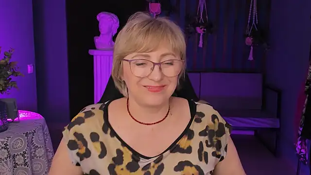 Snapshot of sugar_vivien chatting on March 12, 2025, 6:11 pm sugar vivien online show from March 12, 2025, 6:11 pm