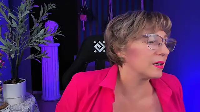 Snapshot of sugar_vivien chatting on November 8, 2025, 1:11 pm sugar vivien online show from November 8, 2025, 1:11 pm