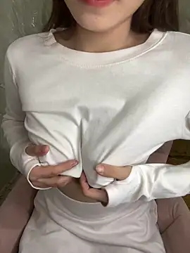 Pink Pretty online show from January 23, 2025, 7:40 pm