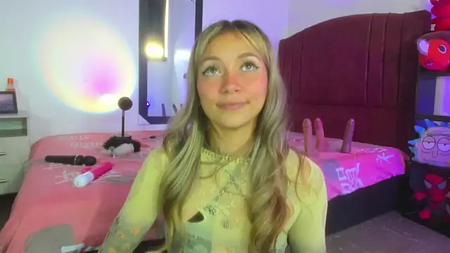 alisson zafiro  online show from December 14, 2024, 3:15 pm