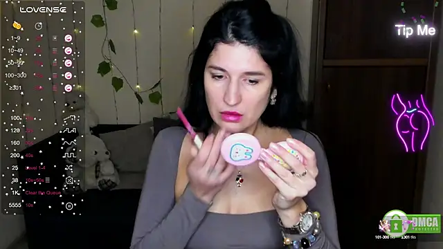 Alianna Solo Kisses online show from February 5, 2025, 6:24 am