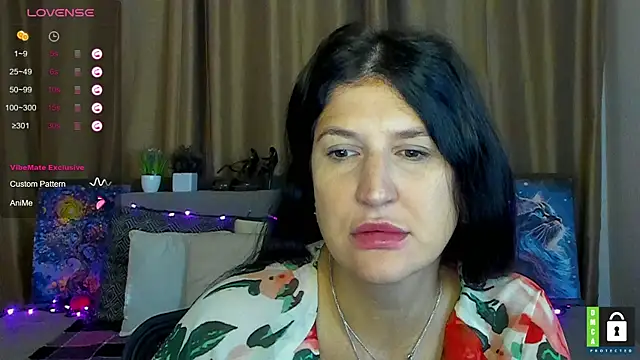 Alianna Solo Kisses online show from October 17, 2025, 5:43 am