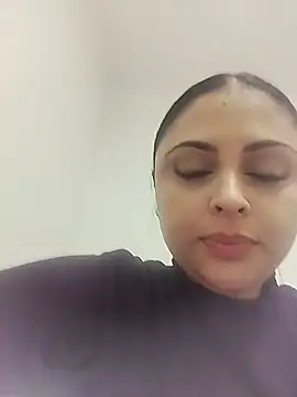 Snapshot of MelannyBell chatting on December 13, 2025, 8:14 pm MelannyBell online show from December 13, 2025, 8:14 pm