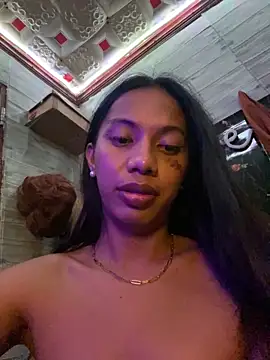 Snapshot of whiteladyboy chatting on November 17, 2025, 10:43 am whiteladyboy online show from November 17, 2025, 10:43 am