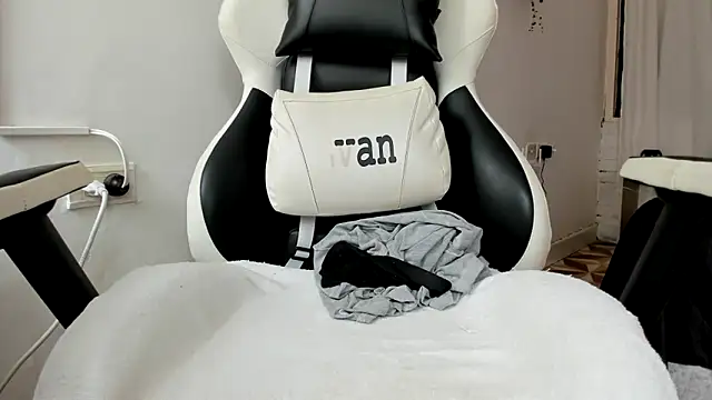 Valerioe online show from September 13, 2025, 2:50 pm