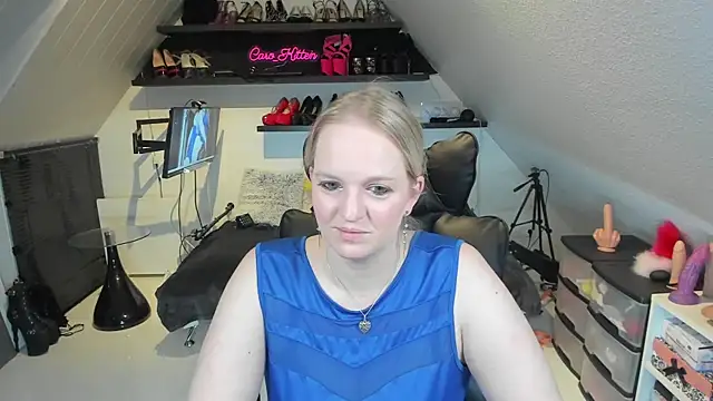 Snapshot of caro_kitten chatting on January 10, 2025, 8:18 am caro kitten online show from January 10, 2025, 8:18 am