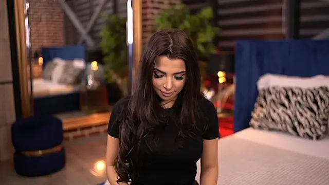 Snapshot of NicoleCellini chatting on January 31, 2025, 6:25 pm NicoleCellini online show from January 31, 2025, 6:25 pm