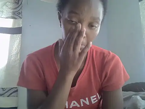 ElianeHot online show from September 24, 2025, 8:50 am